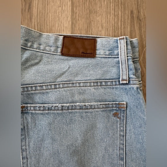 Madewell Light Wash Straight woman’s Jeans 🪾🍂 - Picture 2 of 12